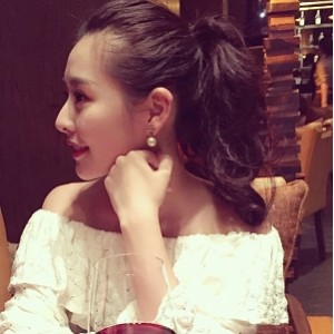 兼职百度盘醉酒互动模特合集5V35P288M，腿部细节解压观看