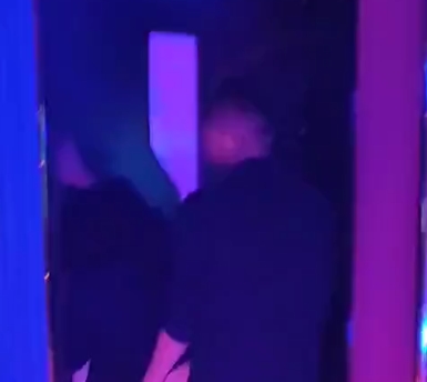 绿帽约会百度盘离谱合集17V930M，老公帮忙找单男解压观看