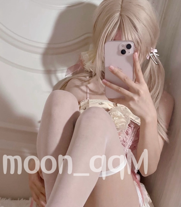 百度盘户外神秘妹子狐骨moon最新合集80V110P971M，超嫩展示解压秘籍