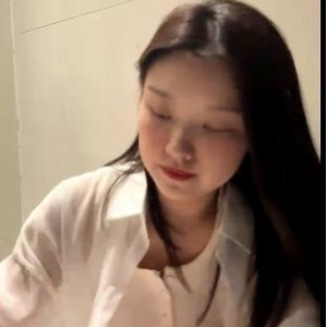 自录直播婷婷楼梯S妇最新合集6V2.7G，资深小伙伴收藏