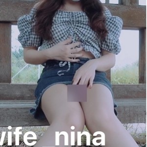 极致尤物户外展示合集《Sexywife_Nina》1V1G，尽显迷人风采