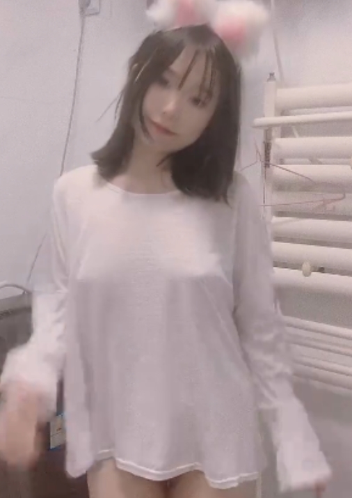 抖音周周乖崽娇俏美态私拍22部150MB绝妙珍藏