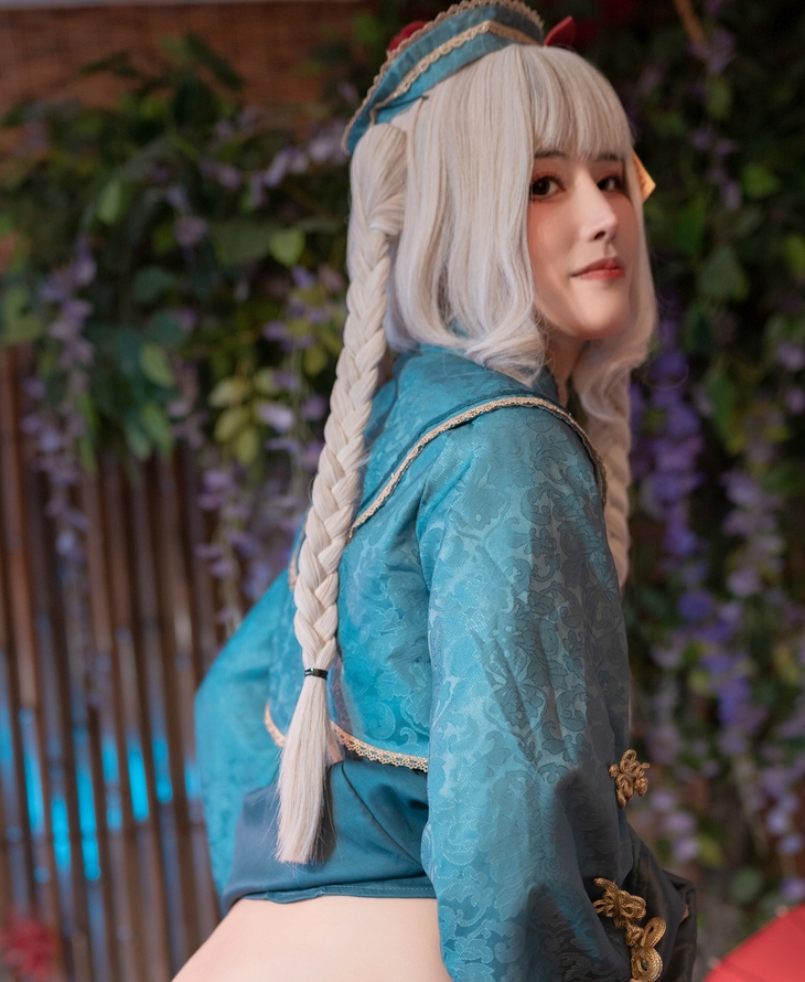 鹿八岁护士装71.8G56部私拍精品