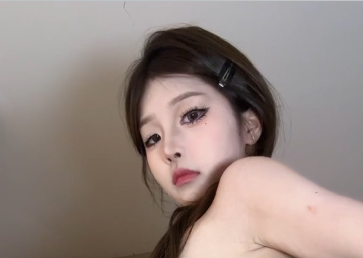 小耳朵小屁大王推特合集267部2.3G太诱人