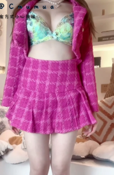 抖音蜜桃沐沐热舞合集477部65.01G，舞姿热辣