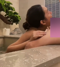 你的小太阳洗澡互动自拍1部134MB诱人