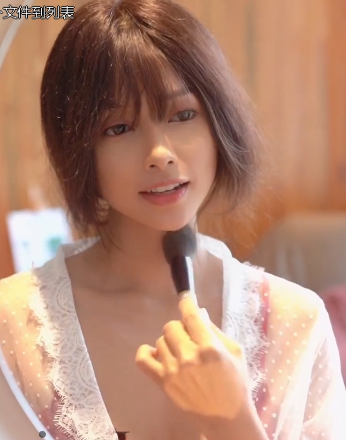 Kylie户外展现P站新作10部2.13G香艳