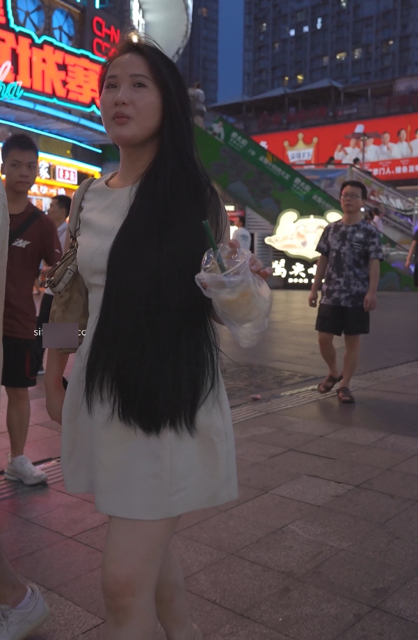 香蕉猫尾随蓬蓬裙单部乖乖女蕾丝981MB绝密视角