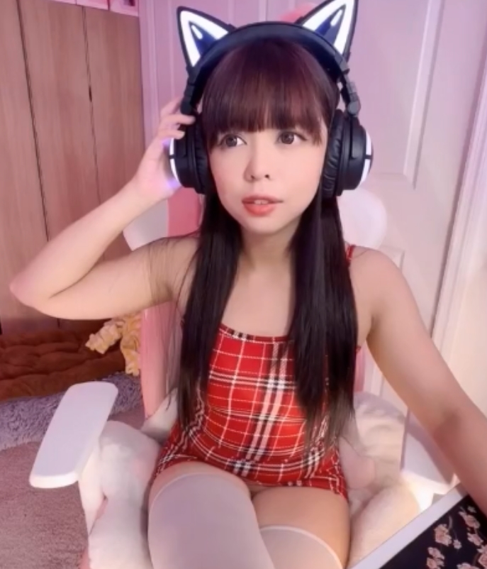 推特kittykum私密合集185G湿身热舞顶不住